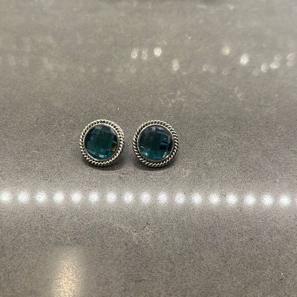 Fashion Jewelry- Bundle Earring Set - Picture 7 of 8